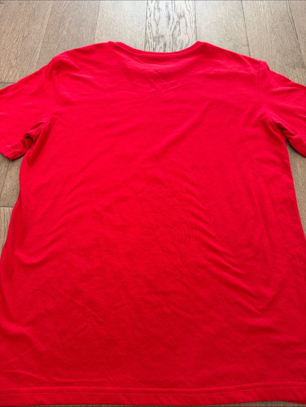 Sriracha Hot Chili Sauce Men’s Red T-Shirt Large Short Sleeve Novelty Funny NWT - Picture 10 of 11